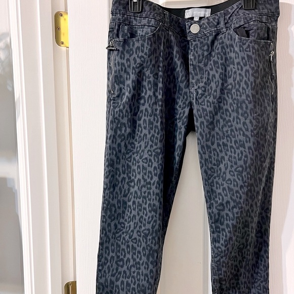 Wit and wisdom, leopard black slacks, size 12 - Picture 4 of 4